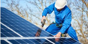 Installation Maintenance Panneaux Solaires Photovoltaïques à Laudun-l'Ardoise